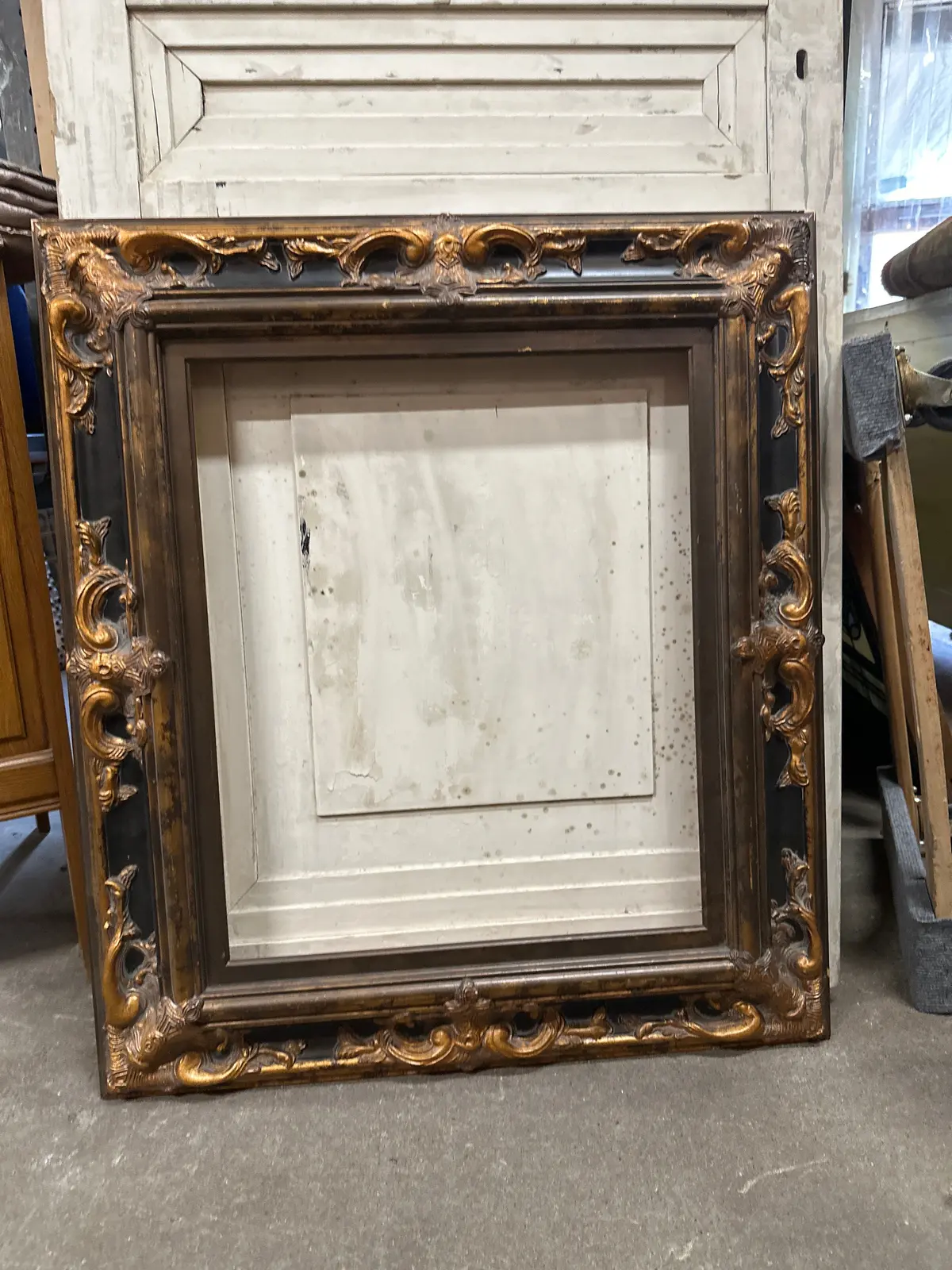 Medium Black And Gold Ornate Frame 1