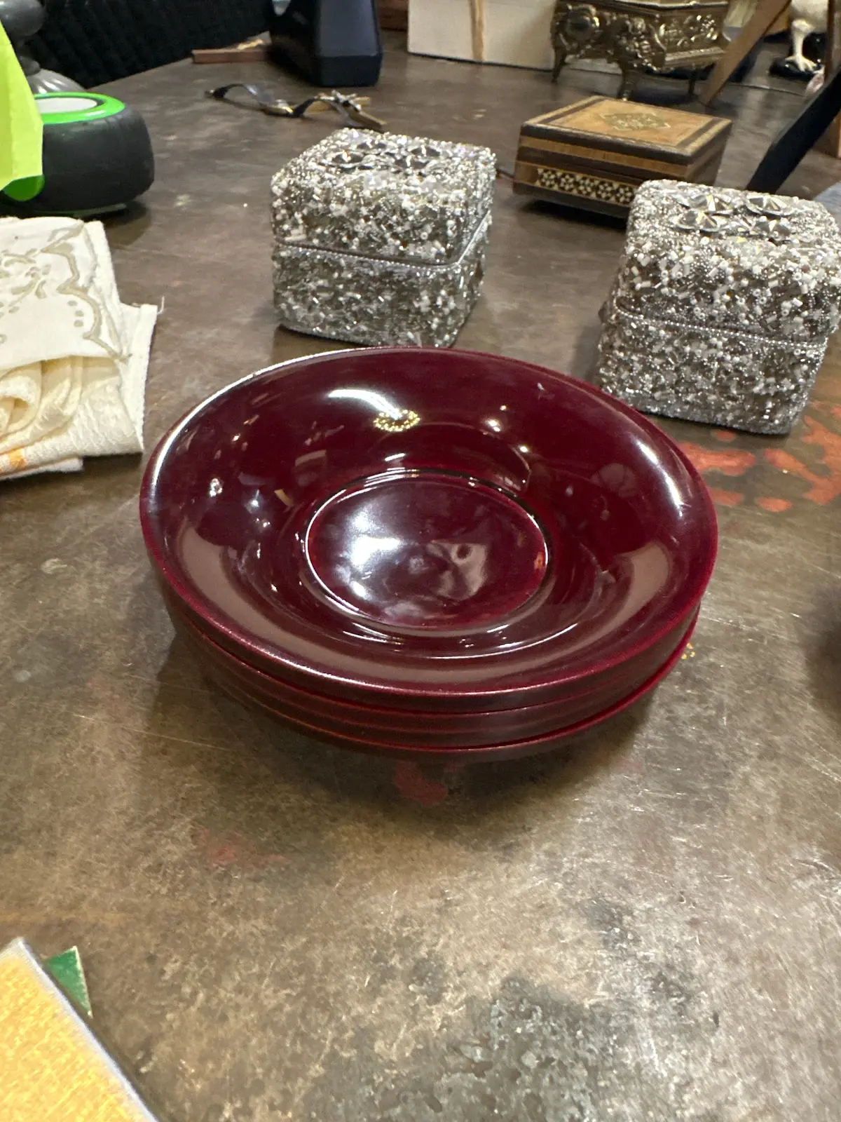 Set Of 4 Maroon Dishes 1