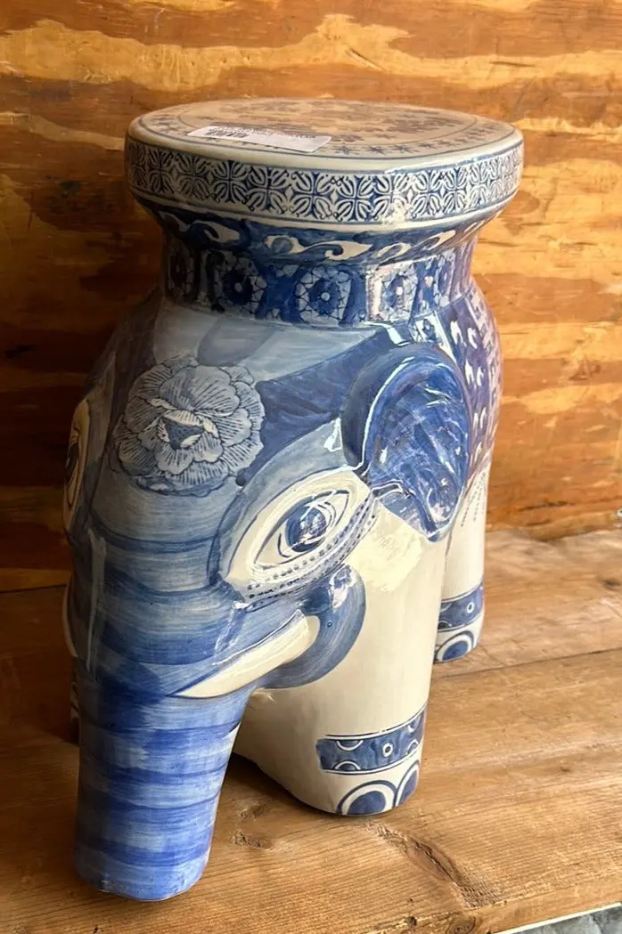 Blue And White Porcelain Elephant Table 1