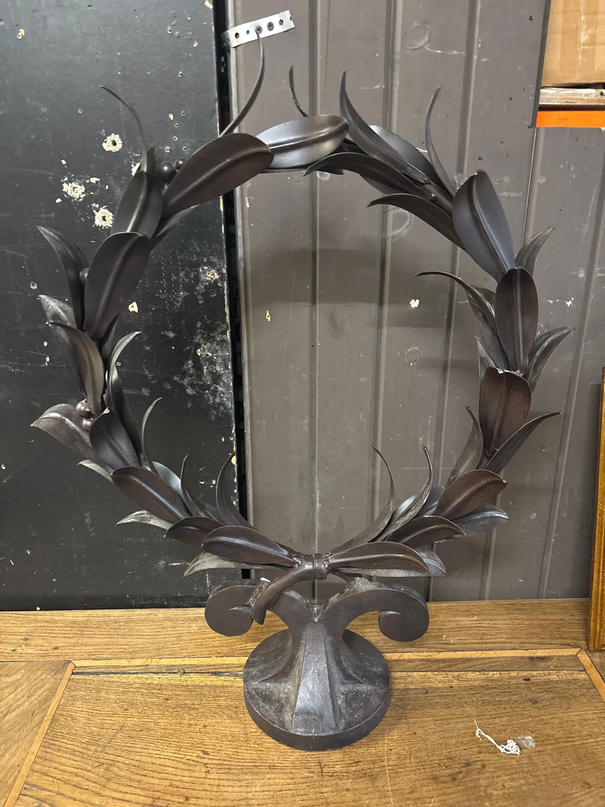 Black Leaf Wreath On Stand 1