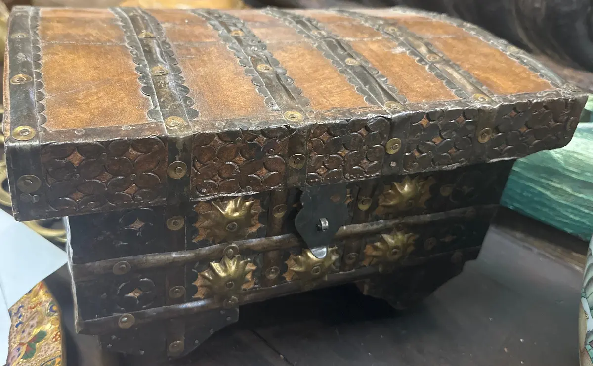 Small Indian Metal Strap Box 1