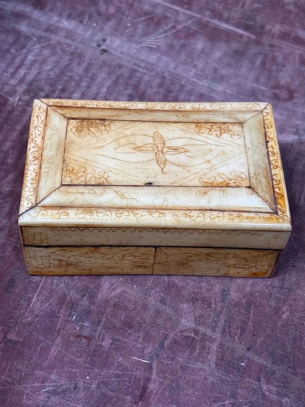 Bone Box With Flower Design 1