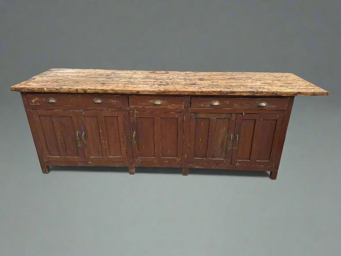 Low Paneled Counter With Doors 1