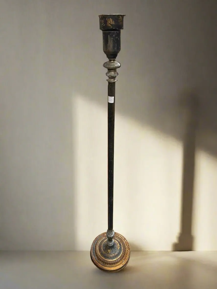 Black And Gold Iron Floor Lamp 1