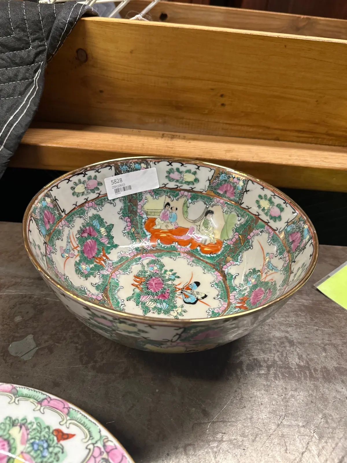 Rose Medallion Large Bowl(Not Food Safe) 1