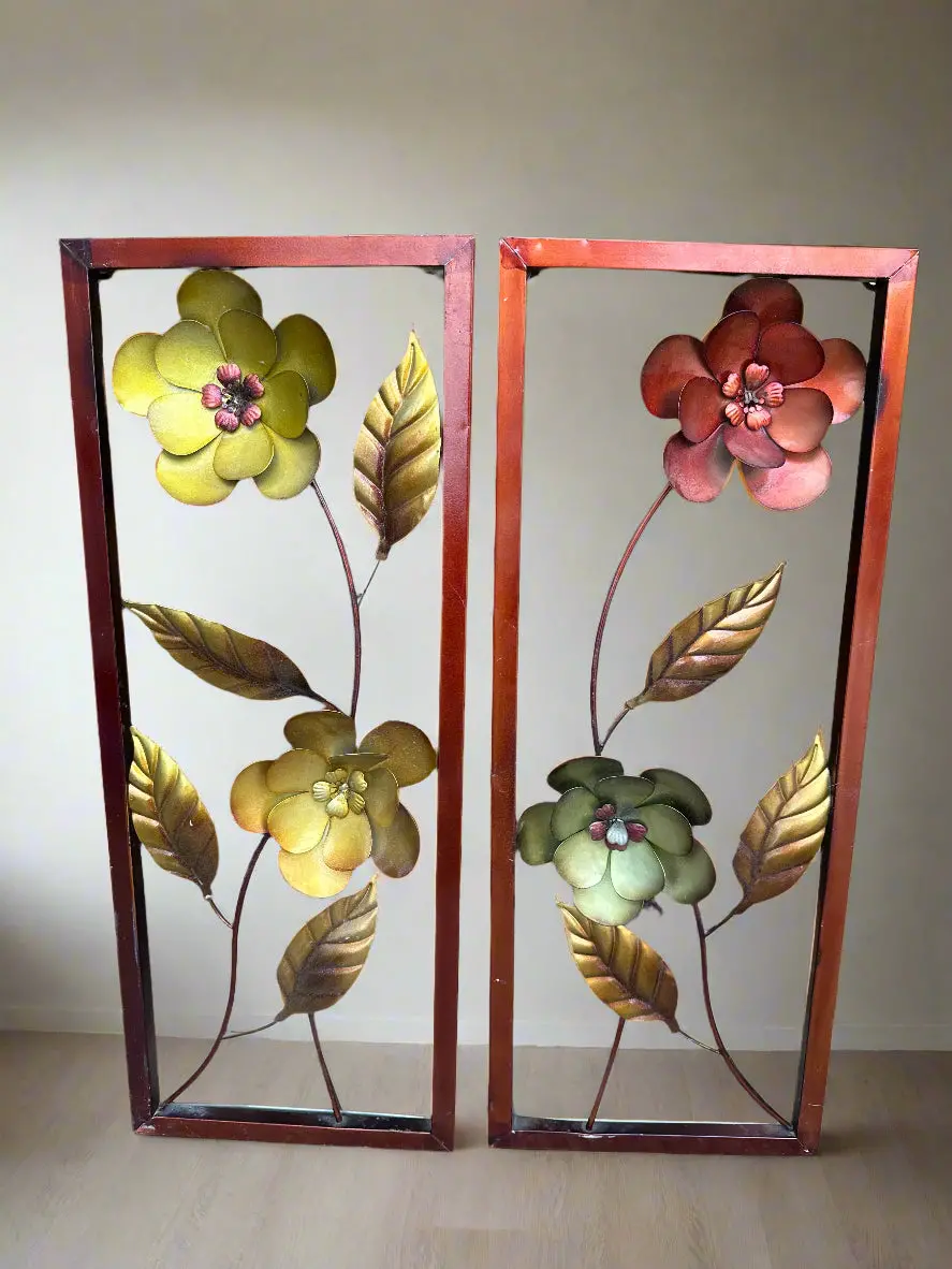 Pair Of Metal Wall Flowers 1