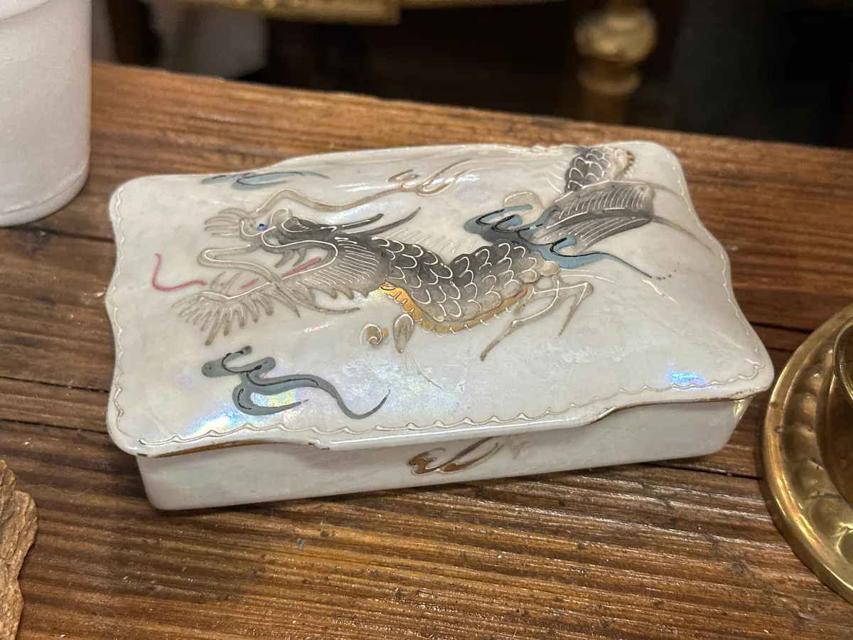 Porcelain Box With Dragon Lid 1