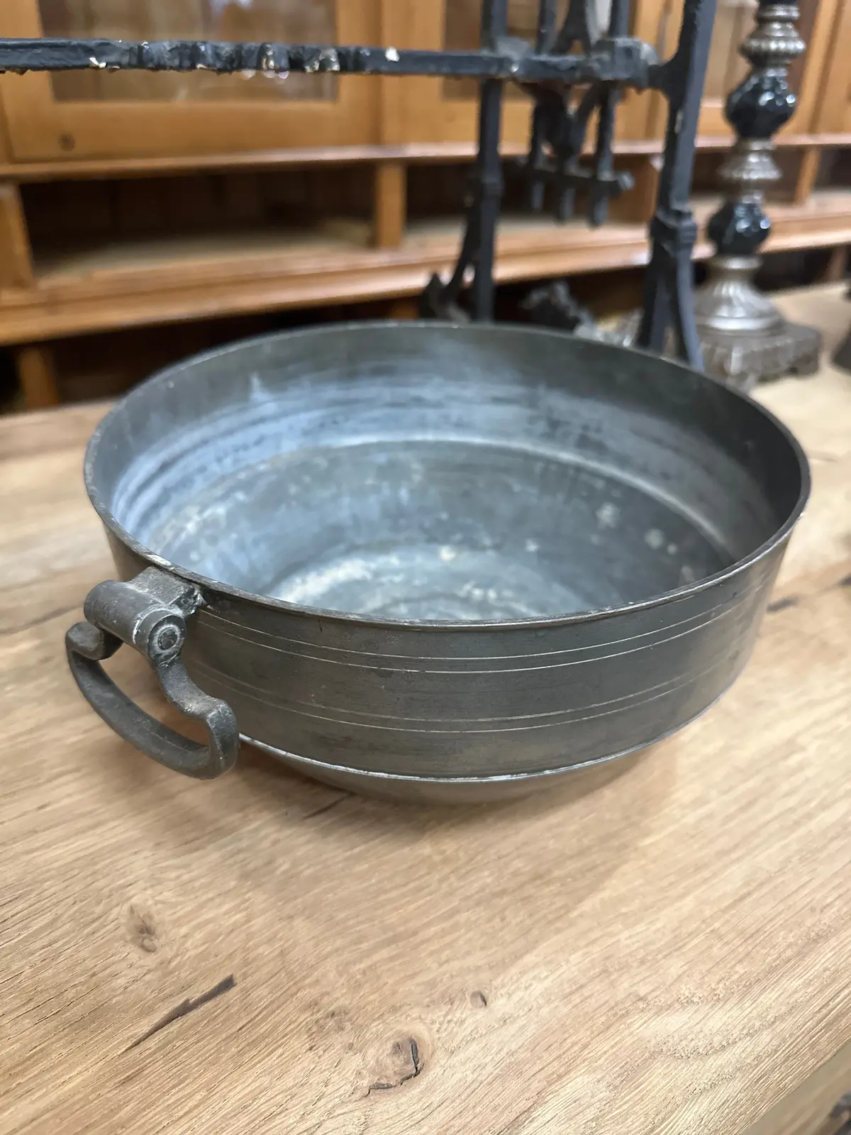 Shaped Pewter Bowl With Handles 1