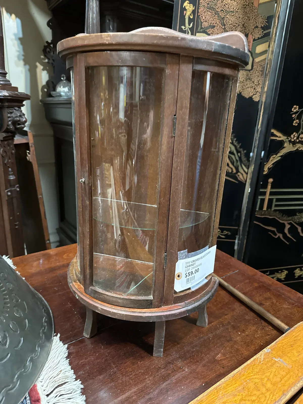 Toy Cruved Glass Curio Cabinet 1