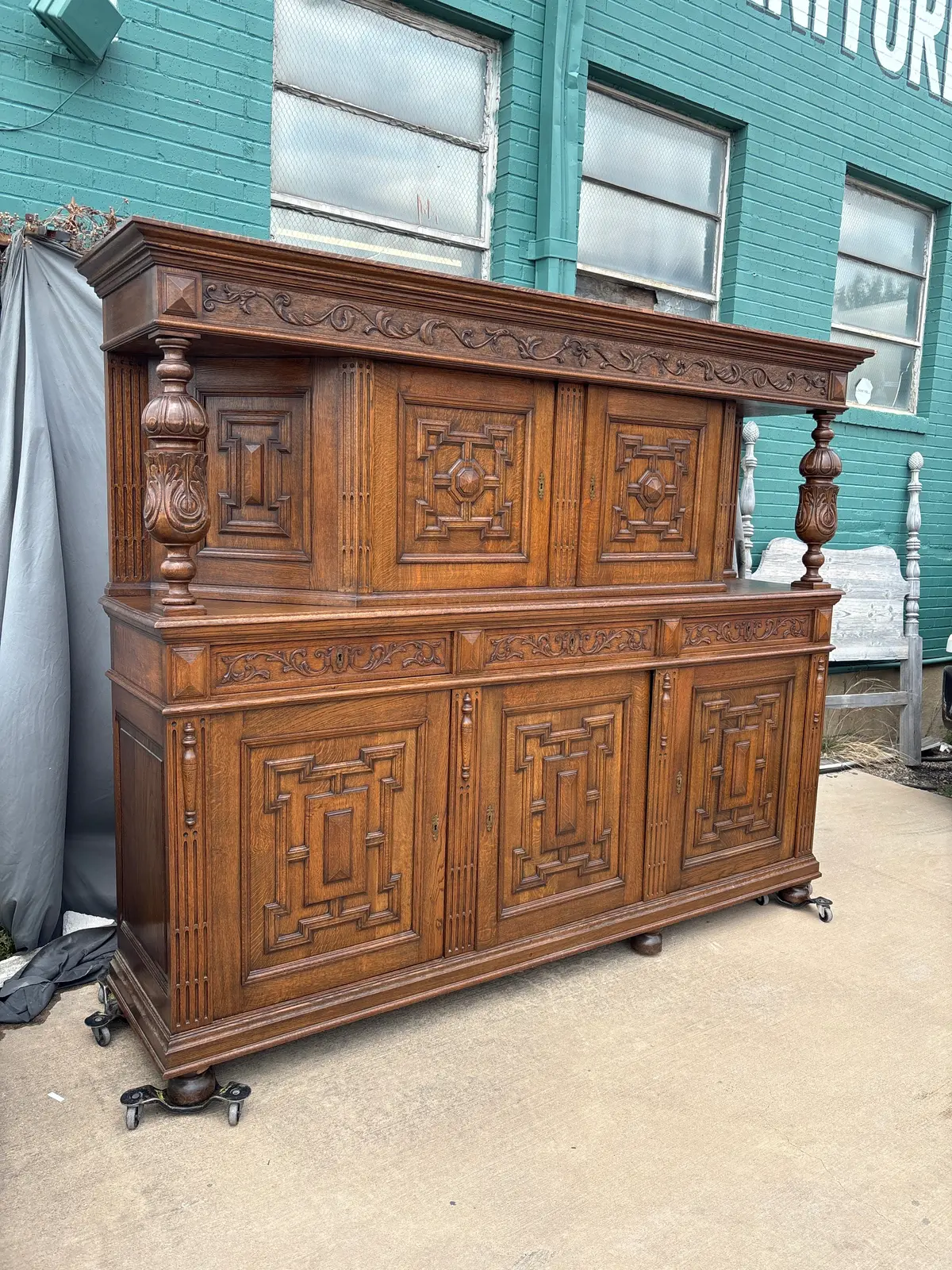 Large Oak Court Cupboard 1