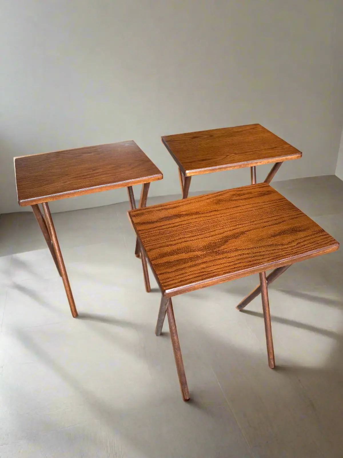 Set Of 3 Oak Tv Tray Tables 1