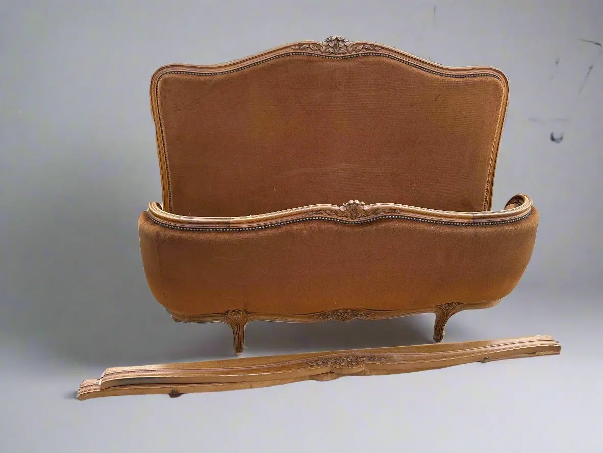 Louis Xv Upholstered Bed With Curved Foot Board And Rails 1