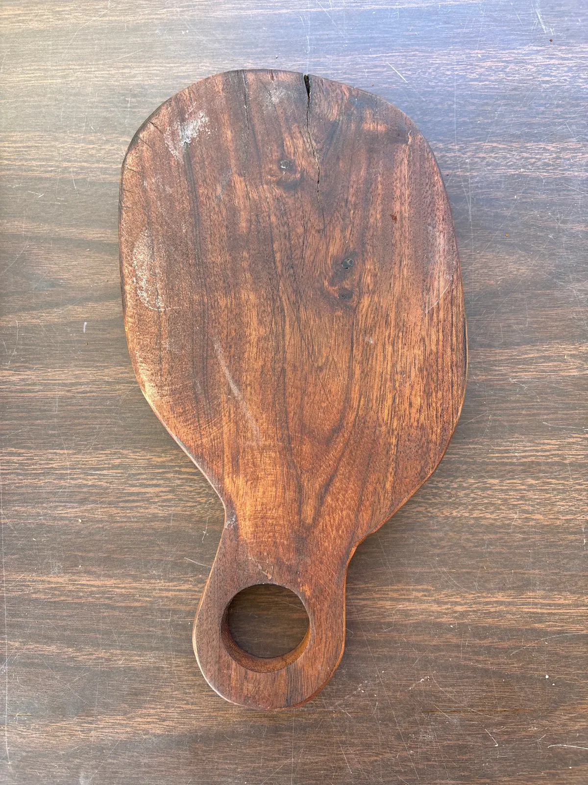 Small Wood Shaped Cutting Board With Ring Handle 1