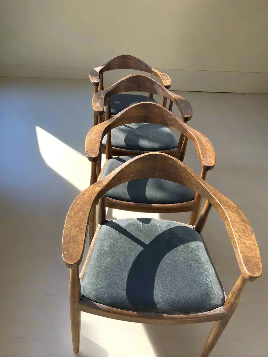 Set Of 4 Mid Century Style Arm Chairs 1