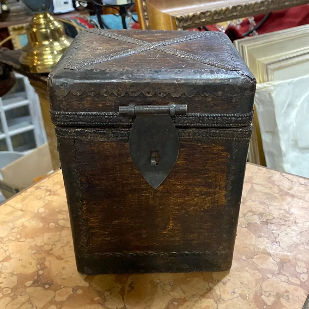 Indian Sqaure Metal Clad Box 1