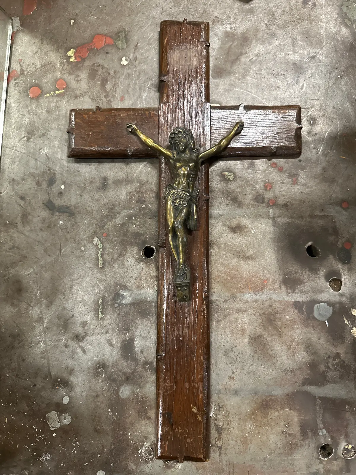 Medium Carved Oak Crucifix With Spelter 1