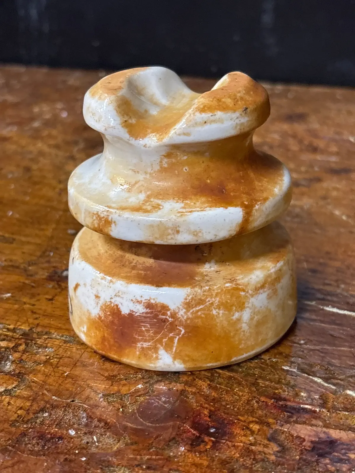 White Mottled Insulator 1
