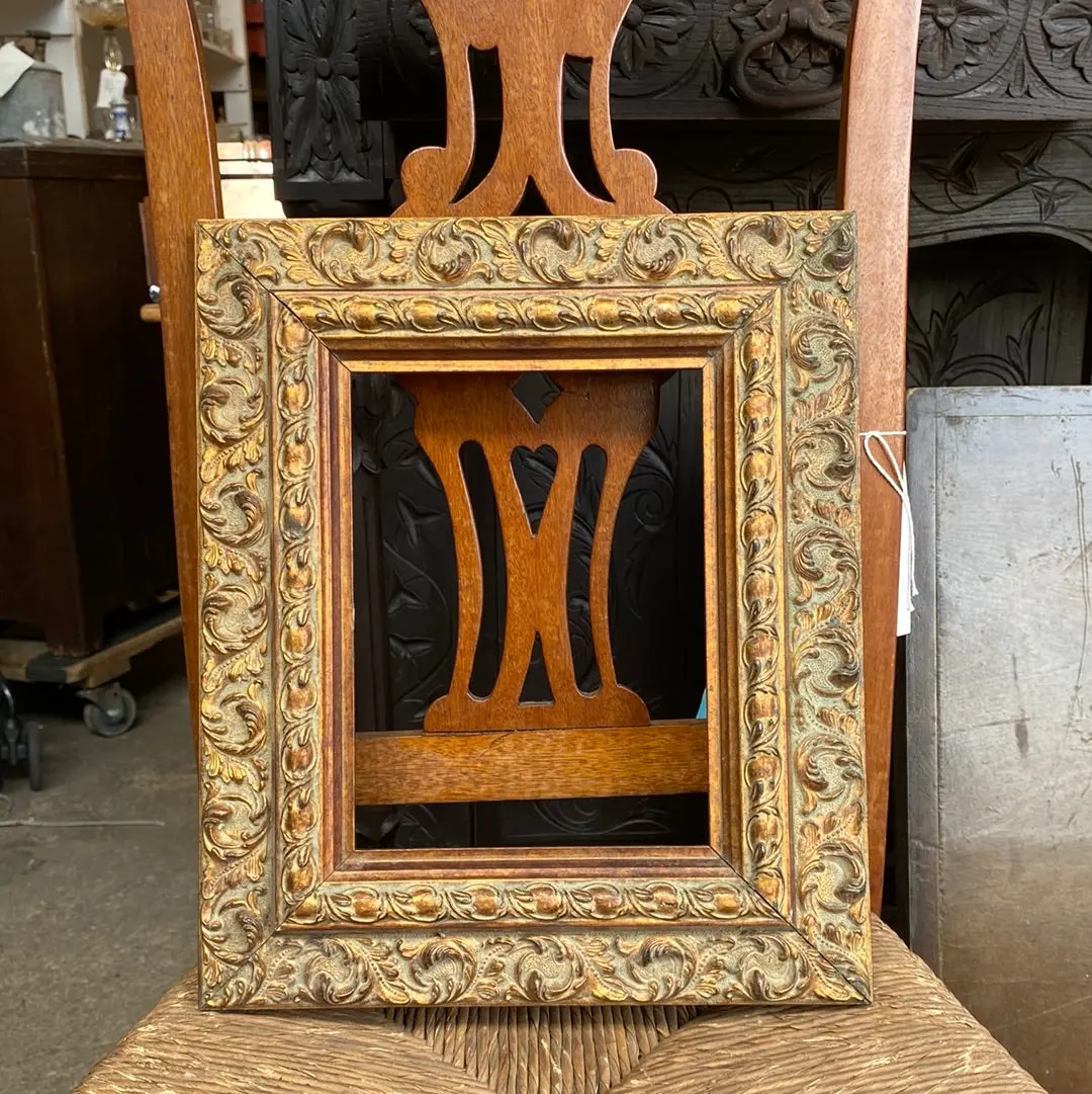 Small Fancy Gold Frame 1