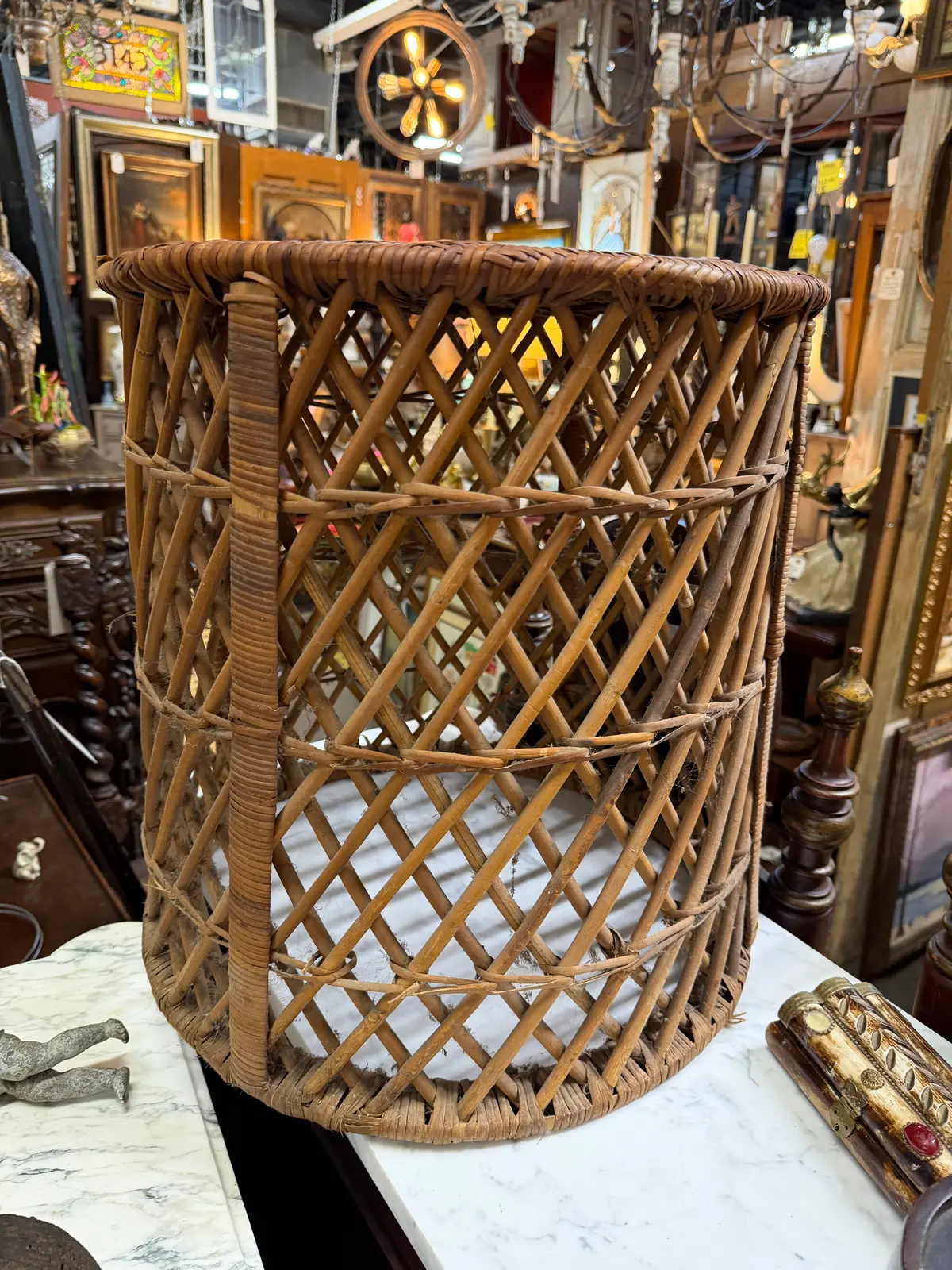Cylindrical Woven Lattice Seat 1