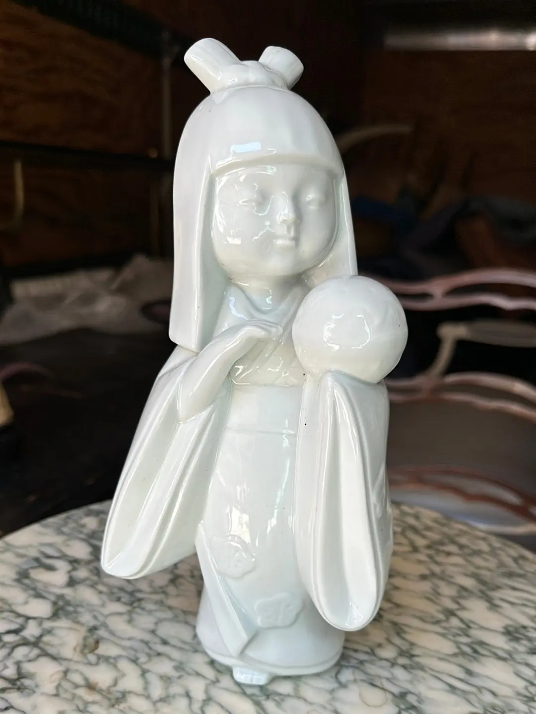 Blanc De Chin Girl Figure 1