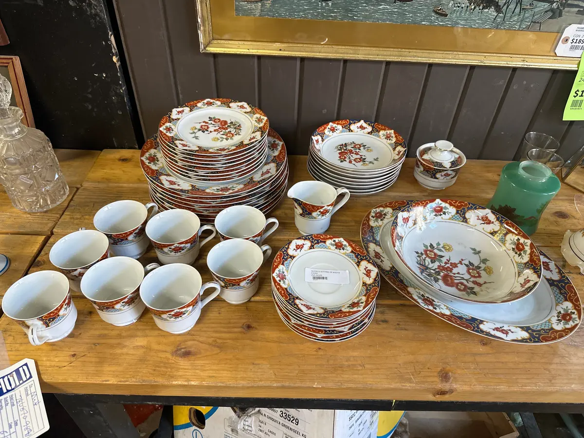 8 Place Settings Of Kyoto China-44 Pieces 1