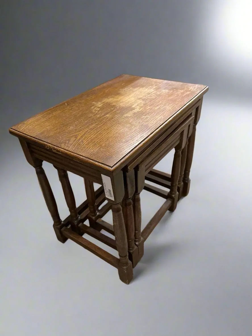 Set Of 3 Block And Turned Leg Nesting Tables 1
