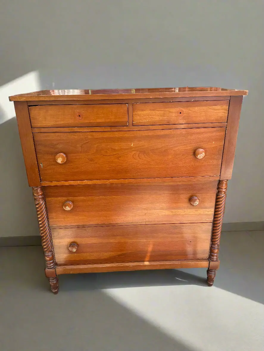 American Cherry 4 Drawer Chest With Rope Twist Pillasters 1