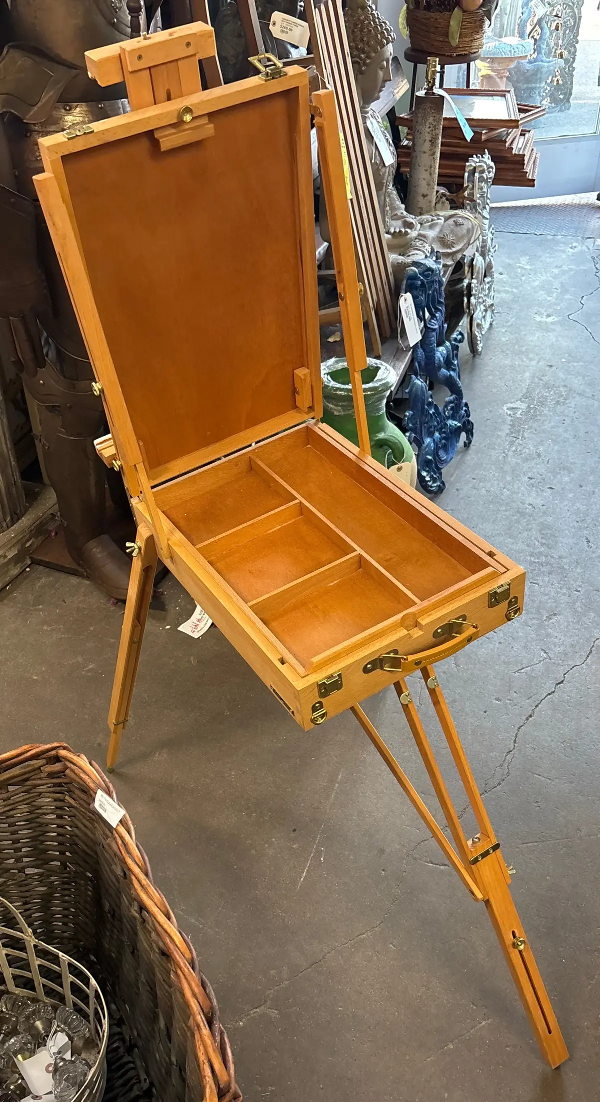 Foldable Beech Wood Easel 1