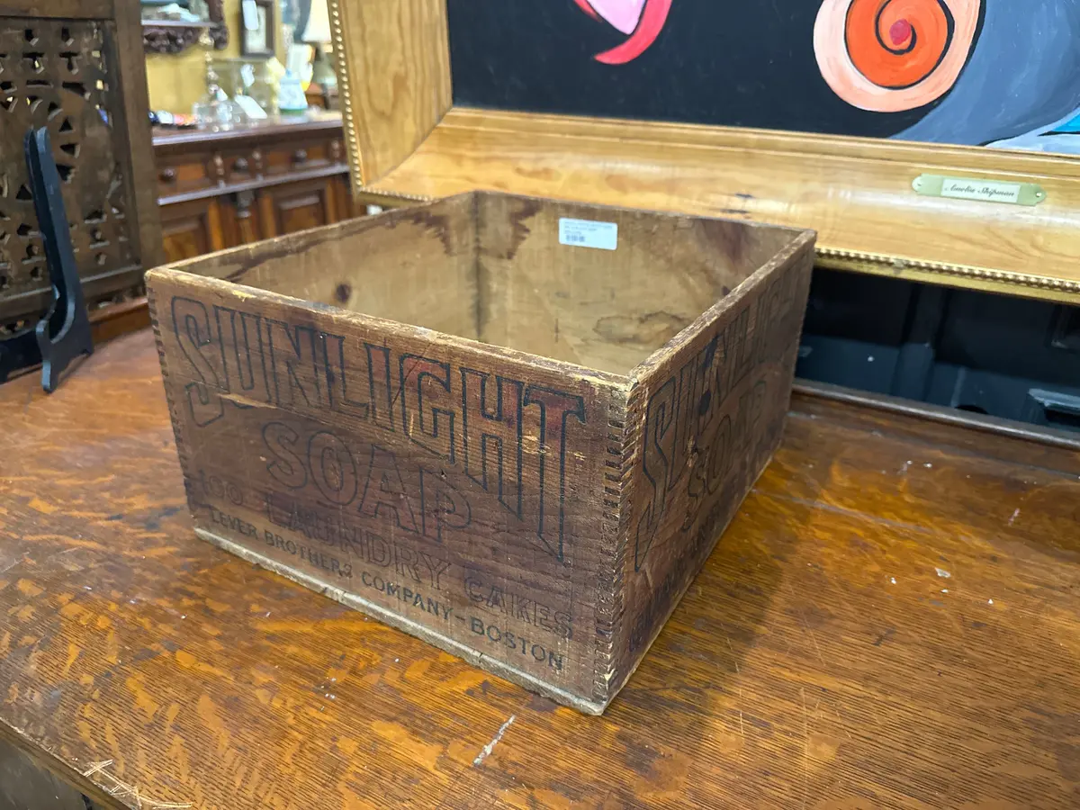 Finger Jointed Advertising Box Sunlight Soap 1