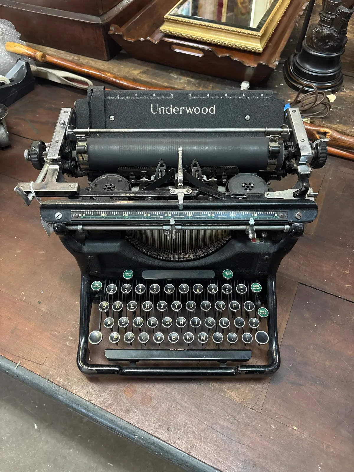 Underwood Black Typewriter 1