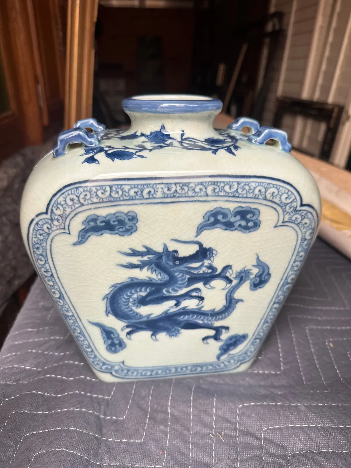 Large Chinese Vase 1