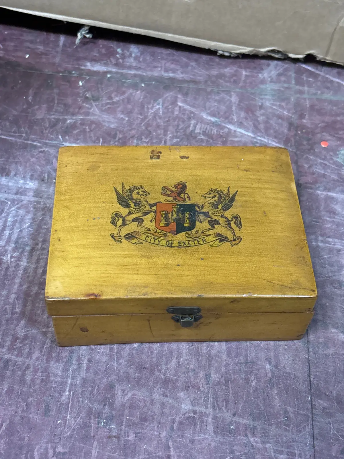 Small English Crest Maple Box 1