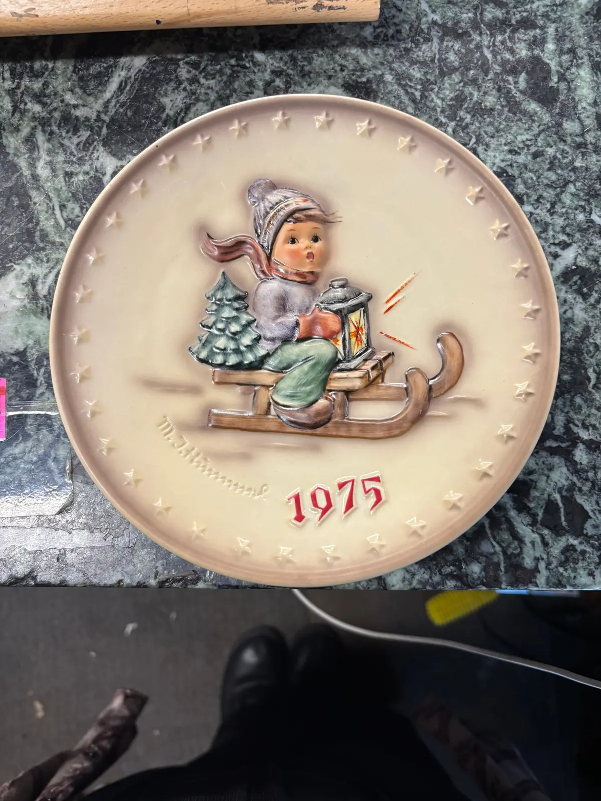 1975 Hummel Collection Plate 1