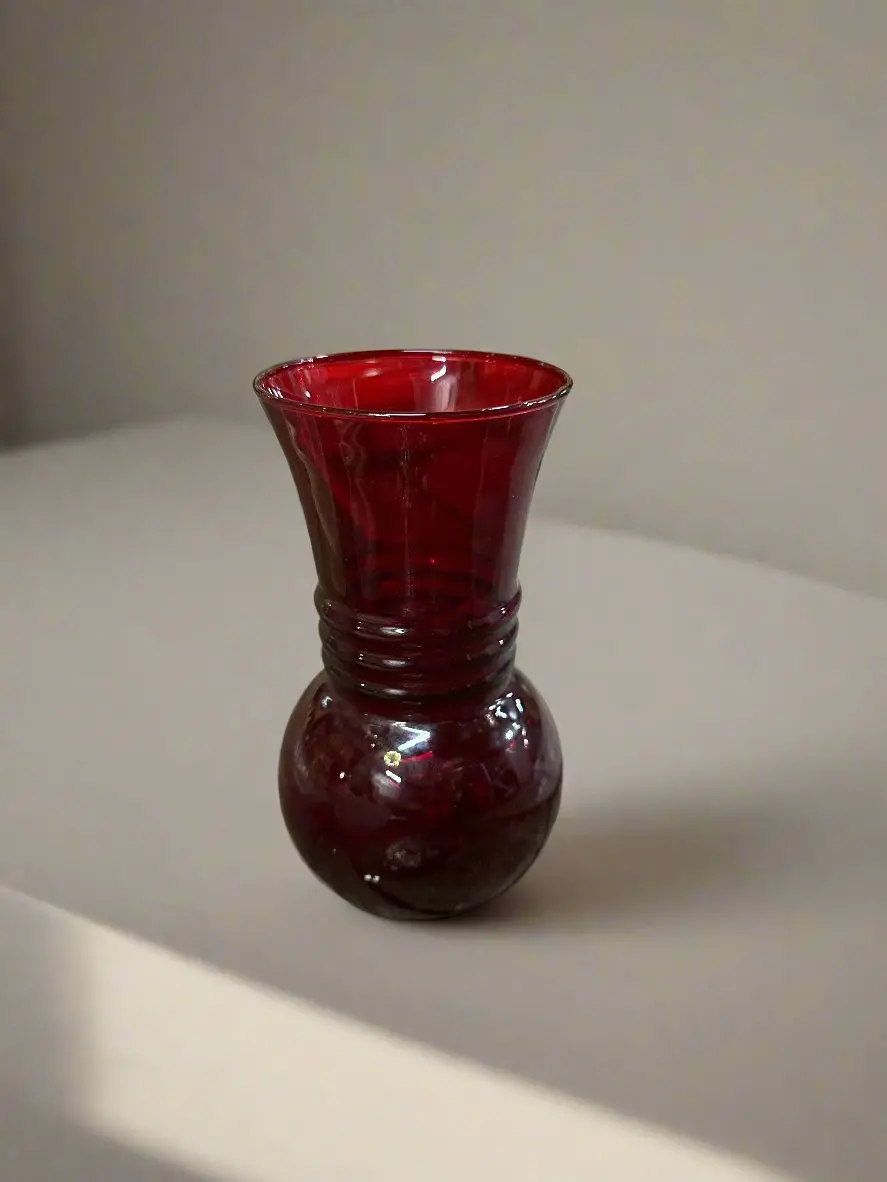 Small Deco Ruby Glass Vase 1