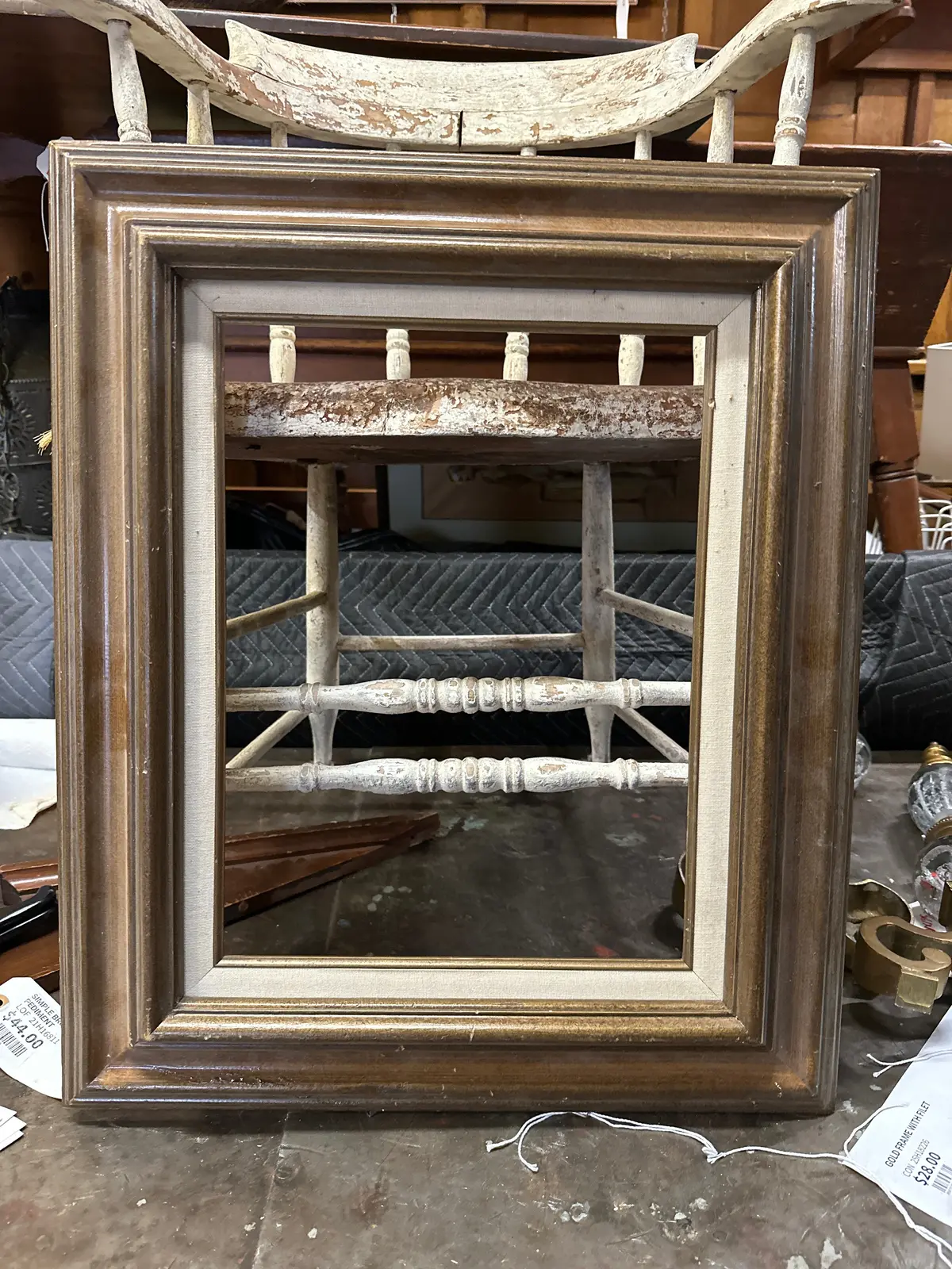Brown Frame With Linen Filet 1