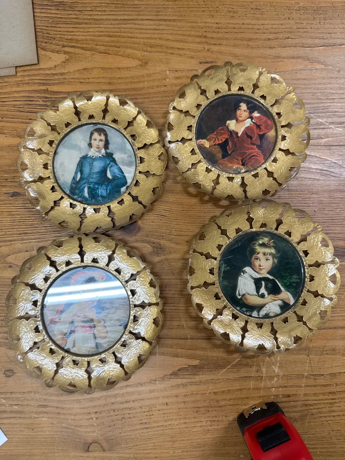Set Of 4 Classic Boy And Girl Prints In Round Tin Frames 1