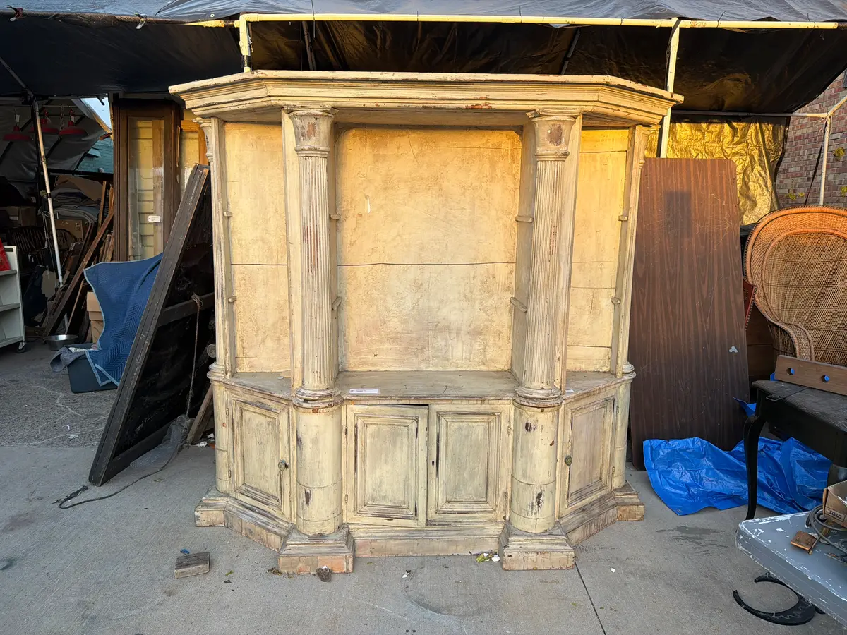 Painted 2 Piece Display With Glass Shelf And Fluted Columns 1