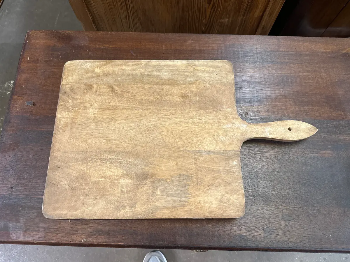 Vintage Square Wood Cutting Board Wih Handle 1