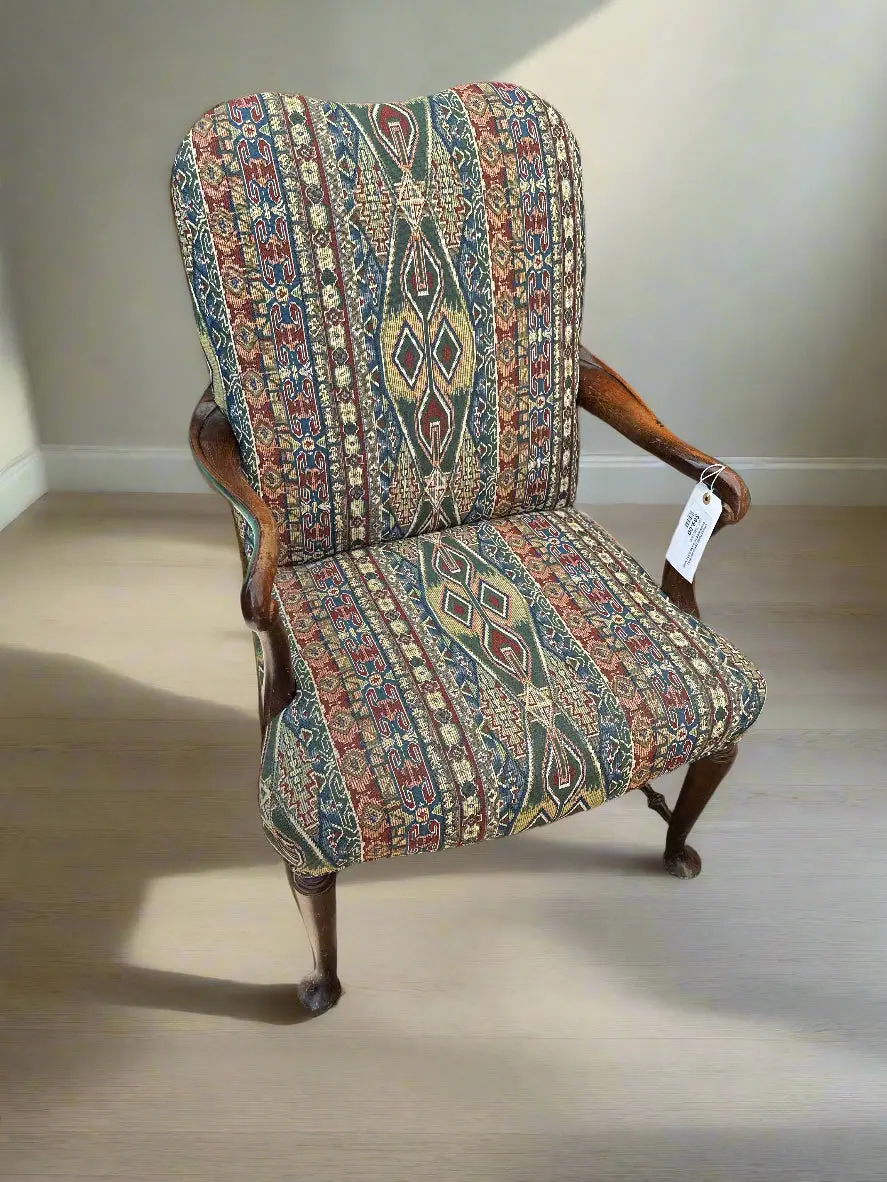 Upholstered Arm Chair With Queen Anne Legs And Curvy Arms 1