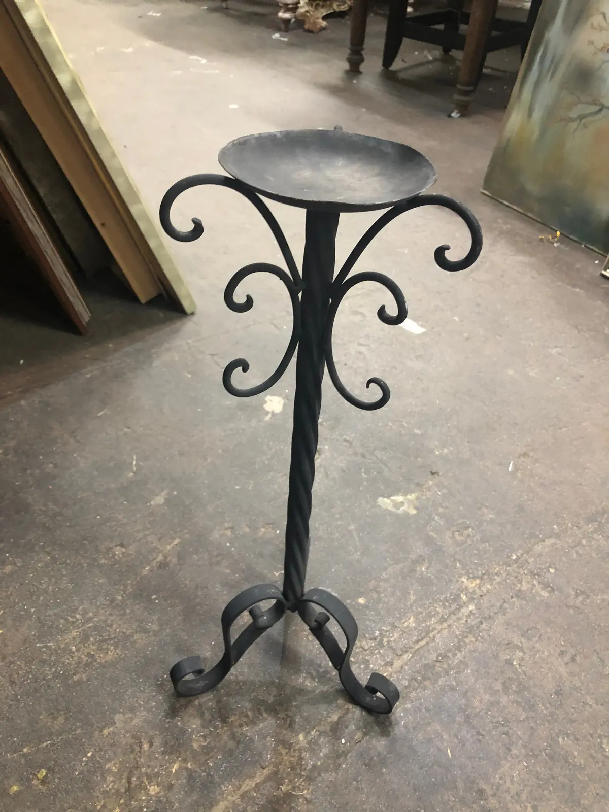 Simple Metal Candlestick 1