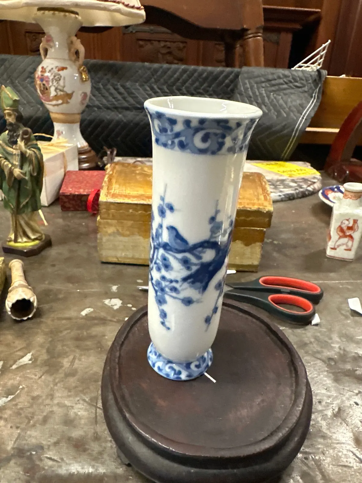 Destroyed Flared Blue And White Vase With Birds 1