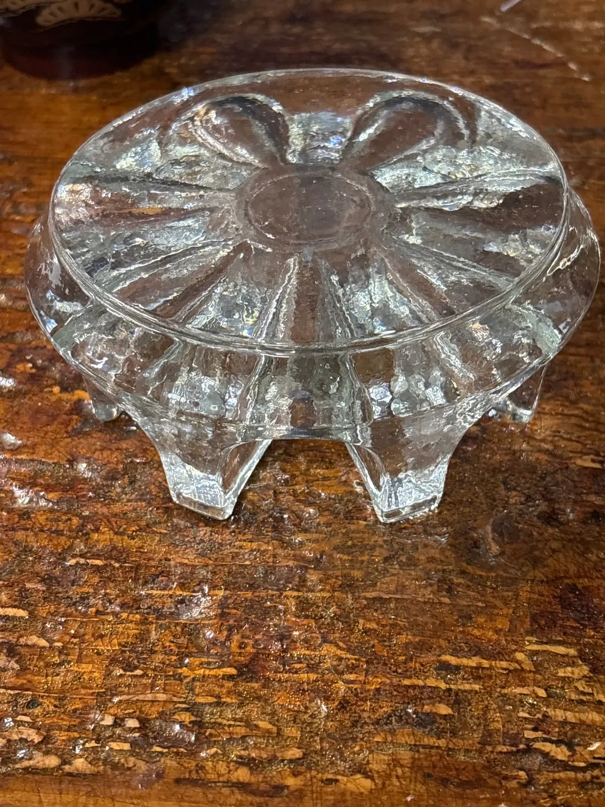 Small Crystal Stand 1