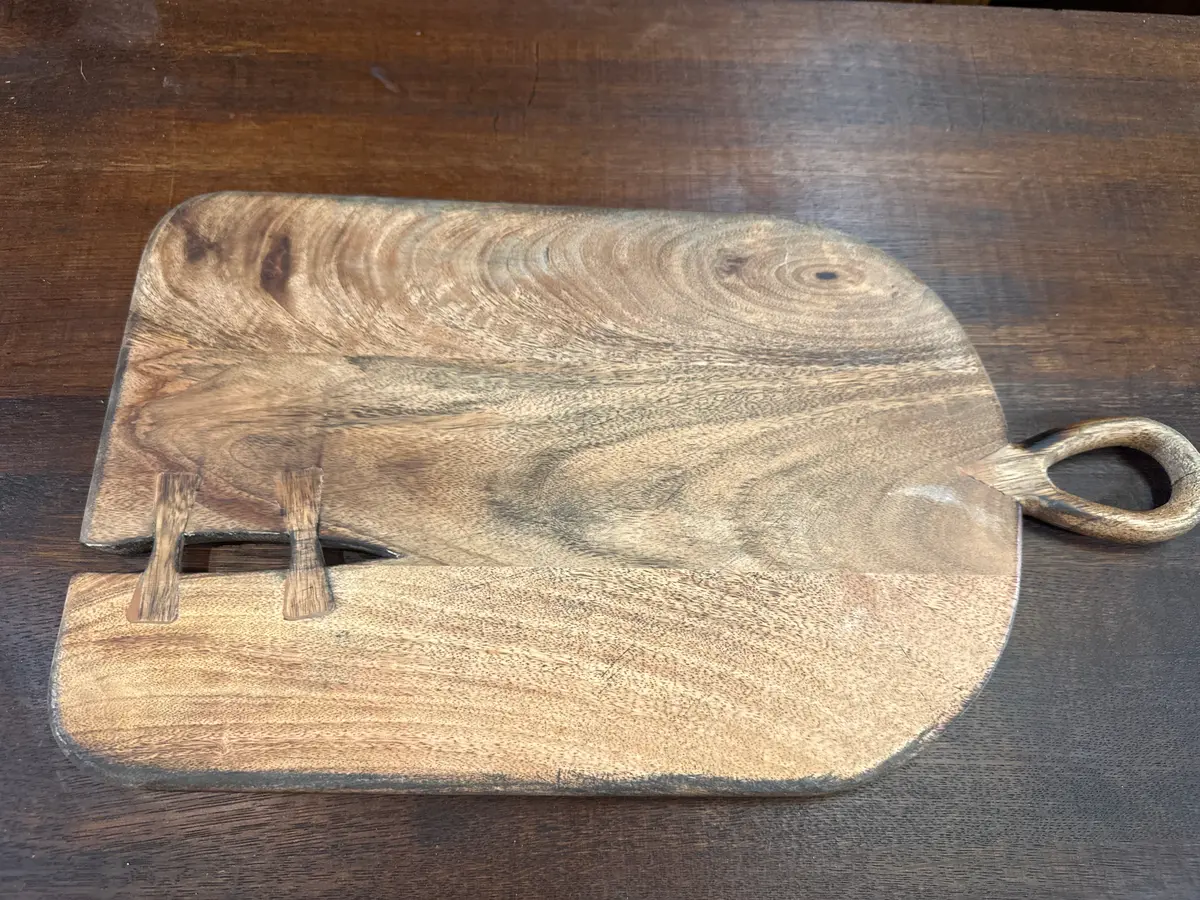 Primitive Wood Cutting Board With Butterfly 1