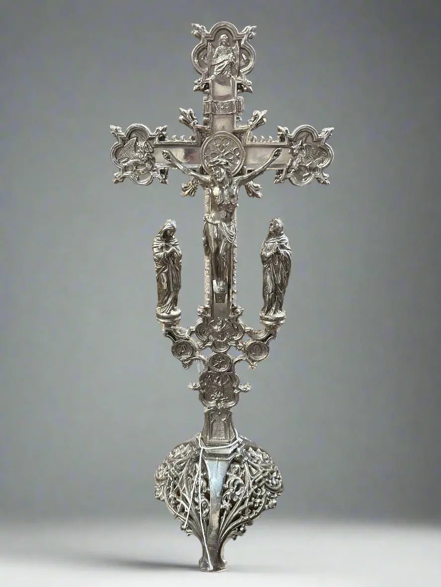 3 Figures Chrome Crucifix 1