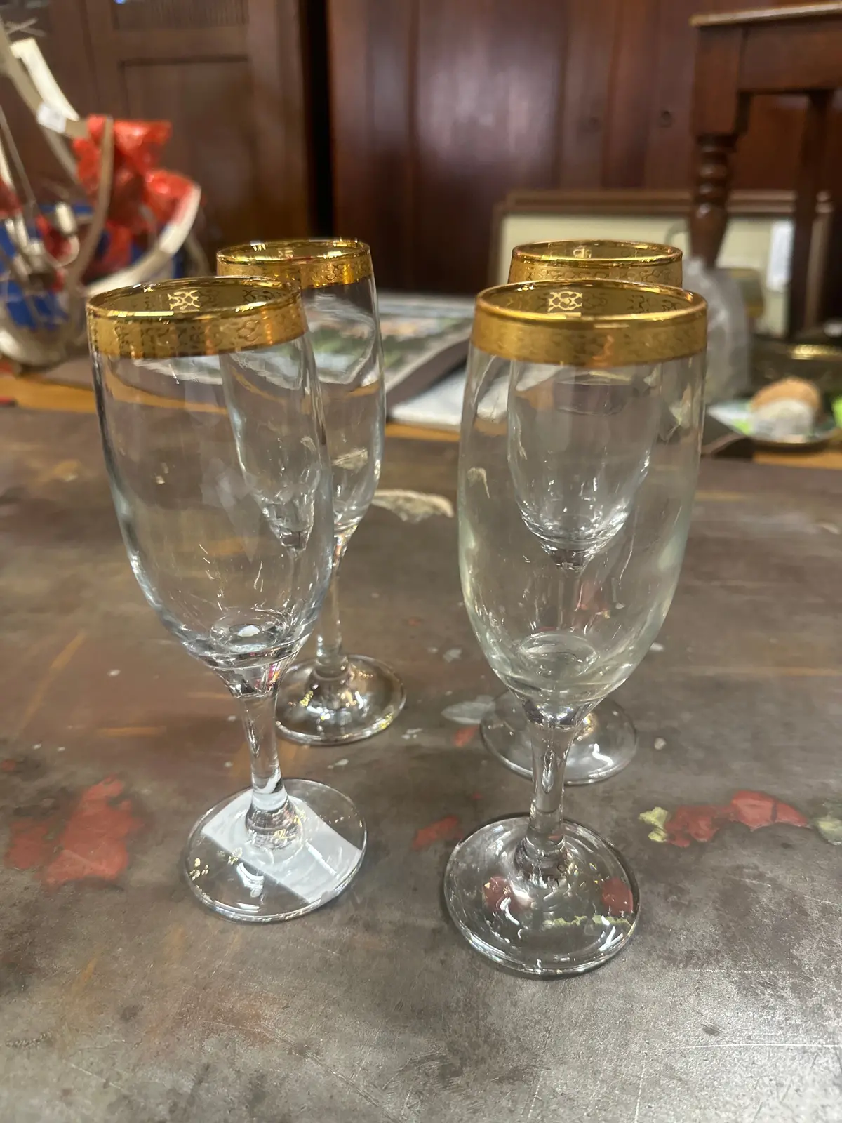 Set Of 4 Gold Trimmed Stemware Glasses 1