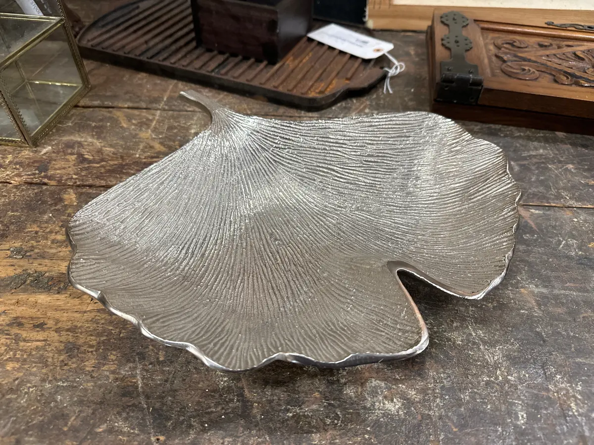 Silver Metal Leaf Dish 1