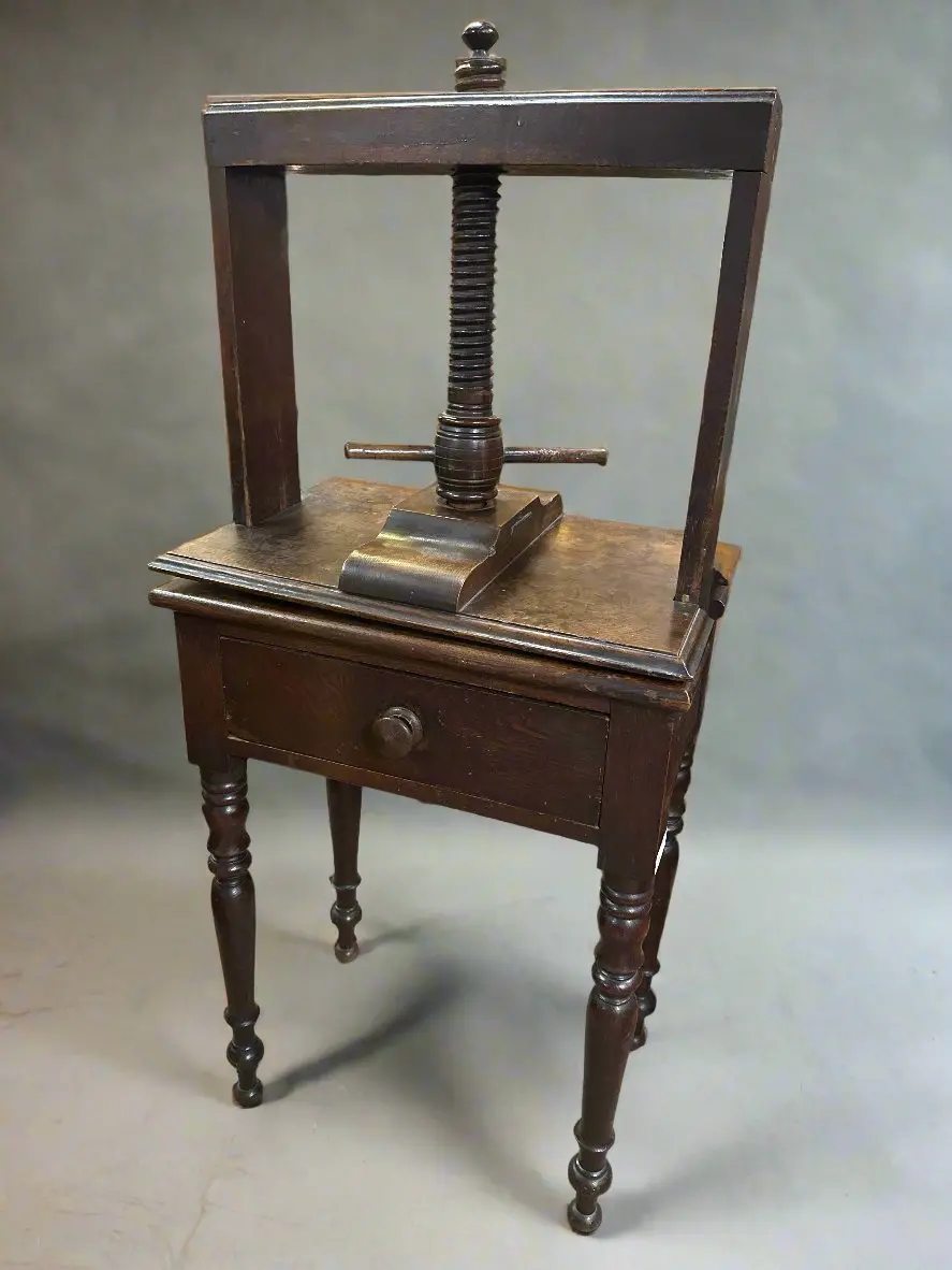 Oak 19Th Century English Back Press 1