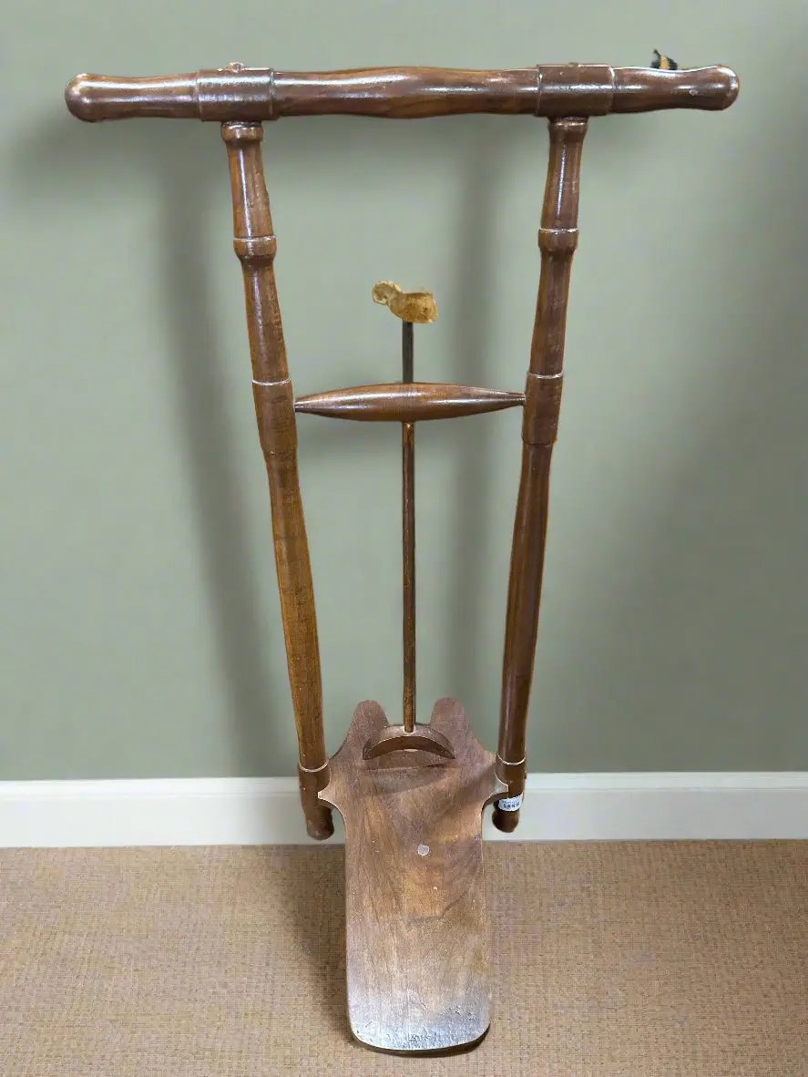 Vintage Elegant Boot Jack 1