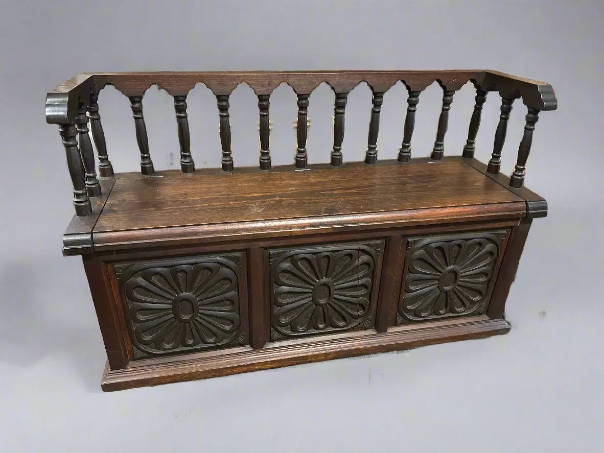 Small Lift Top Bench With Spindle Rail Back 1