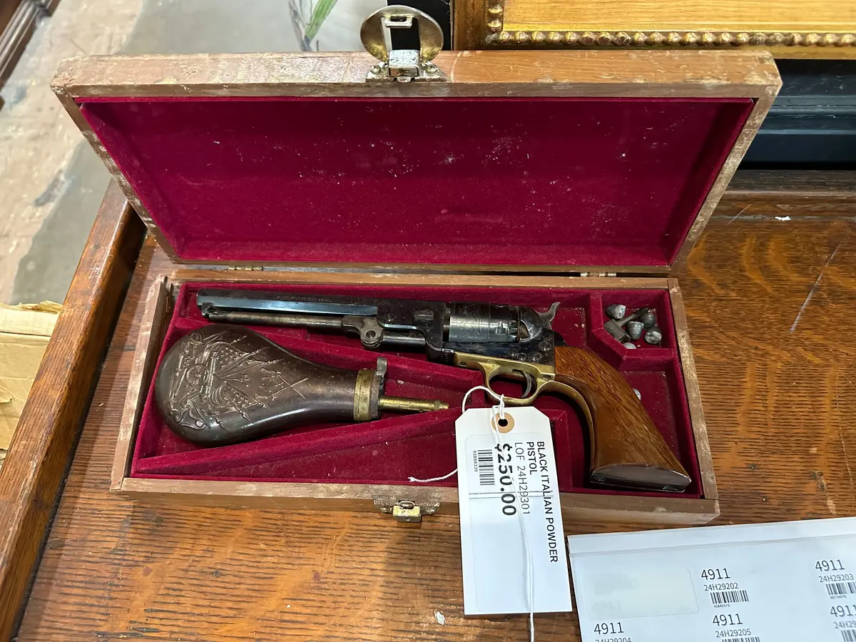 Italian Black Powder Pistol 1